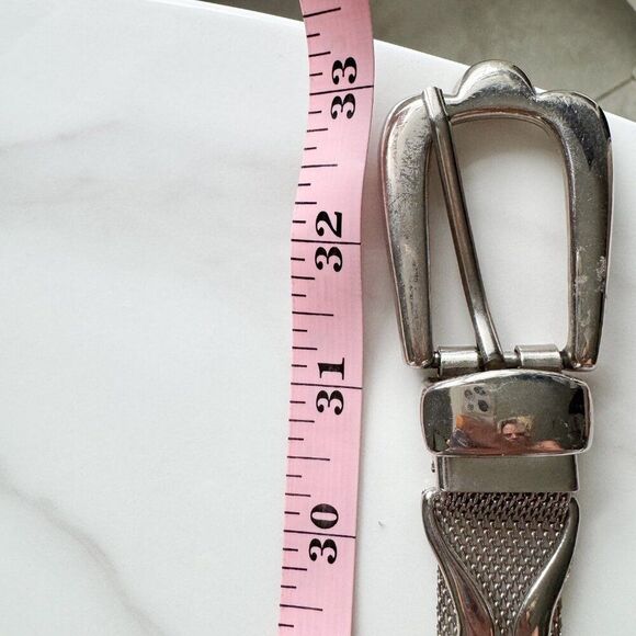 Vintage Silver Mesh Belt – Classic Metallic Waist Belt - Picture 4 of 5